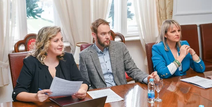 Novi projekat Grada i Univerziteta: Izgradnja ljetne pozornice i spomen-obilježja pored Pravnog fakulteta