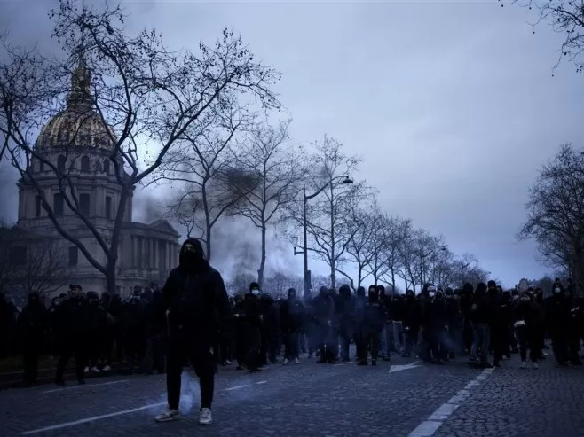 Francuska: Na proteste protiv penzione reforme izašlo 1,27 miliona ljudi