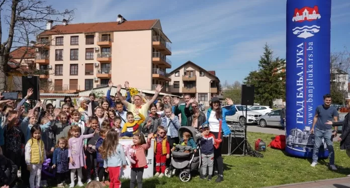 U veseloj atmosferi: Cvijećem i sadnicama uljepšani Borik 1 i 2