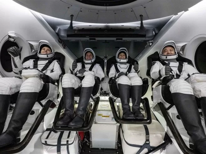 Astronauti sletjeli poslije petomjesečne naučne misije u svemiru (VIDEO)