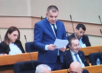 Milaković: SPS predlaže izmjene Zakona u cilju detaljnog regulisanja isticanja i upotrebe srpske trobojke