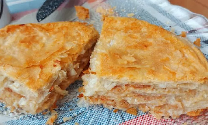 Neobičan spoj, fantazija ukusa – pita sa jabukama i bananama (VIDEO)