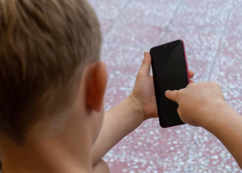 Eksperiment: Djeci oduzeti telefoni na osam sati, šokantni rezultati ponašanja