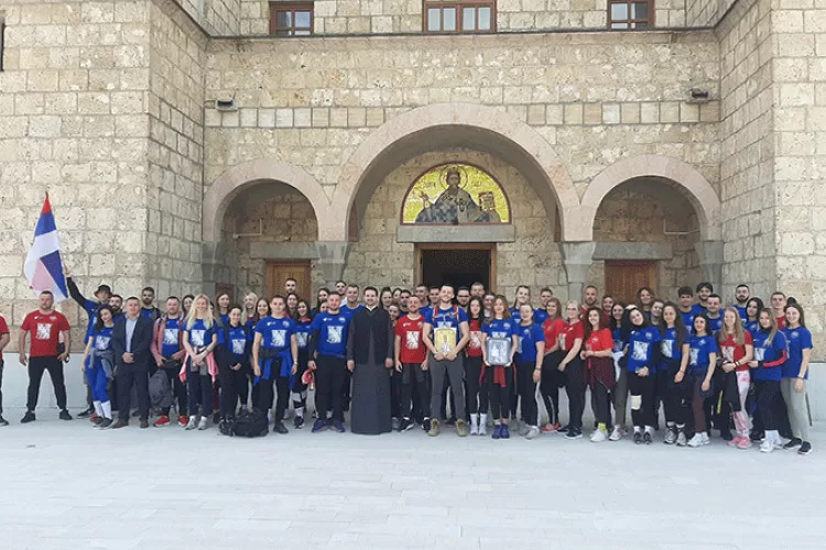 Studenti krenuli na put za Ostrog sa molitvom za Magdalenu Vlaški