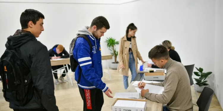 Veliko interesovanje: Maturanti od jutros podnose zahtjeve za podršku Grada za besplatne maturske proslave