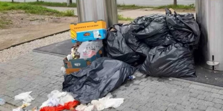 Gradska uprava apeluje da se smeće ne odlaže  pored kontejnera