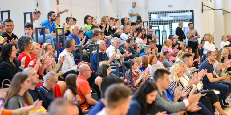Otvorena moderna, multifunkcionalna dvorana na Laušu: Na radost učenika i sportista