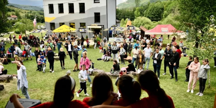 Besplatan prevoz na “Pecka Outdoor Festival”