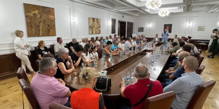 Ukupno 1.400: Gradonačelnik uručio novih 70 rješenja o besplatnoj legalizaciji