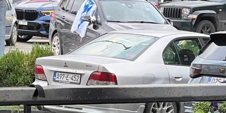 Sankcionisano lice koje je istaklo ratnu zastavu u Doboju