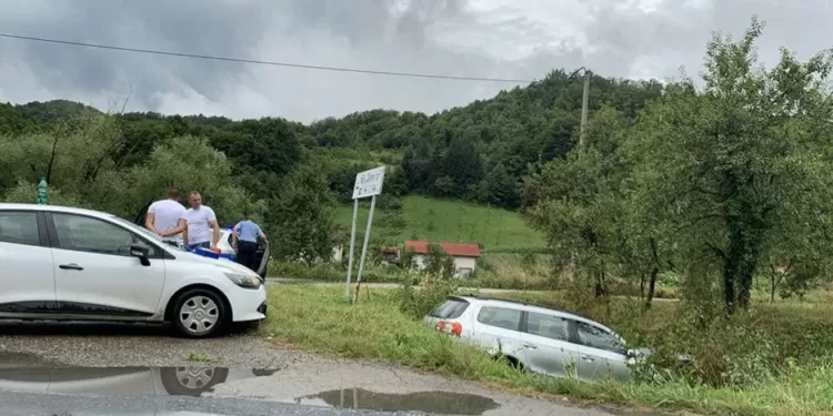Nezgoda na magistralnom putu Banjaluka-Čelinac, autom sletio u kanal