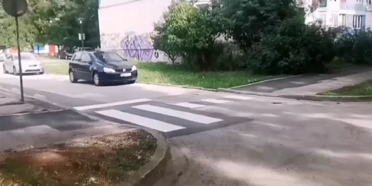 Ovo ima samo u BiH: Pogledajte kako je iscrtan pješački prelaz