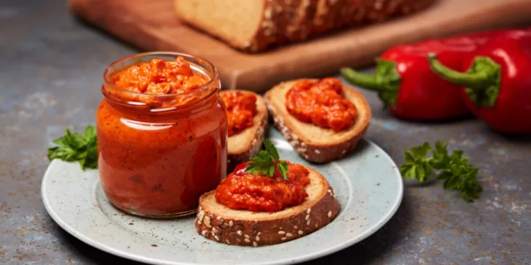 “Lažni” ajvar: Napravite omiljeni namaz za 30 minuta