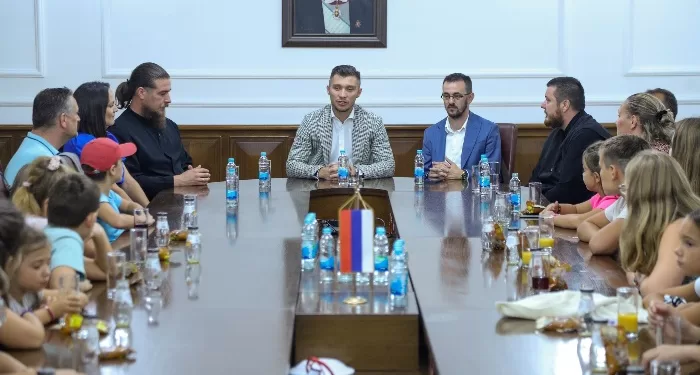 Mališani iz Benkovca u dvodnevnoj posjeti Banjaluci, upriličen i prijem u Gradskoj upravi