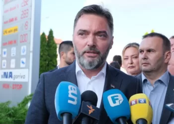 Košarac: Opozicija spremna na sve, osim da stane uz srpski narod