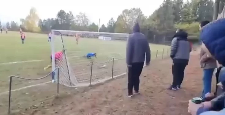Potez godine na utakmici, navijači vrište od smijeha (VIDEO)