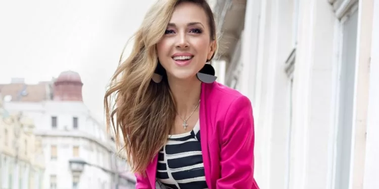“Ne zaklinjem se na ljubav”: Aleksandra Radović danas u podne objavila novu pjesmu (VIDEO)