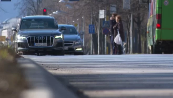 Nesmetano odvijanje saobraćaja, jaki udari vjetra na području Trebinja