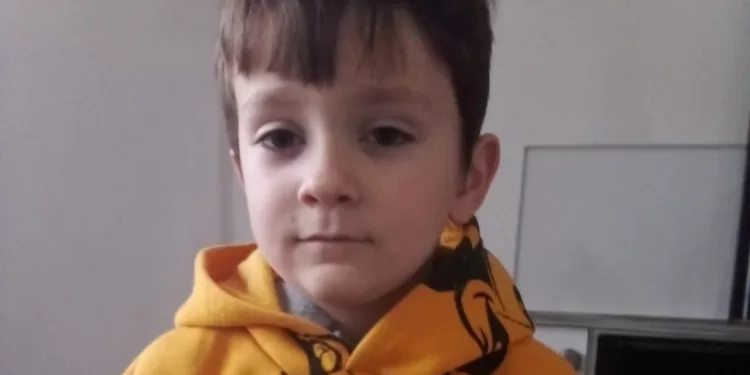 Pozivom na 17021 darujete 2 KM za liječenje dječaka Muhameda Aganovića