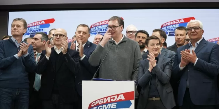 Vučić: Ubedljiva pobeda liste “Srbija ne sme da stane” (VIDEO)