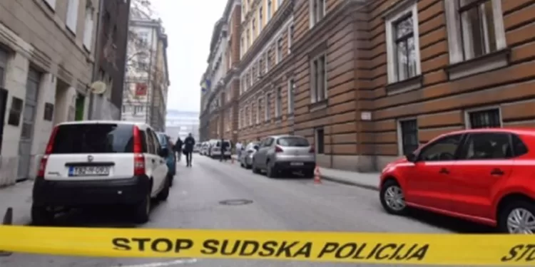 Bankarka podizala novac sa računa klijenata, nakupila 47.720 KM