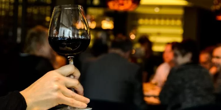 Zašto crveno vino izaziva glavobolju i kako je spriječiti