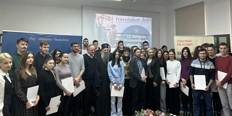 Zagreb: Patrijarh Porfirije preko “Privrednika” nastavlja da pomaže studente u Hrvatskoj