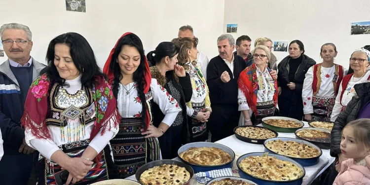 Kotor Varoš: 30 takmičara pripremalo burek ispod sača, tradicionalno druženje