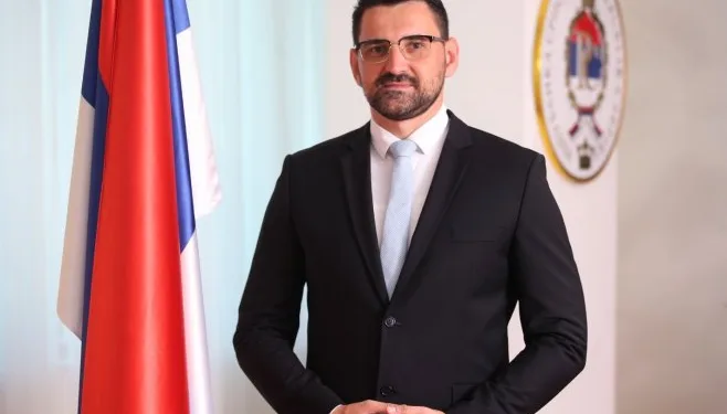 Klokić: Mi palimo oganj u srcu, a ne zastave