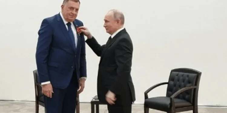 Putin uručio Dodiku orden Aleksandra Nevskog