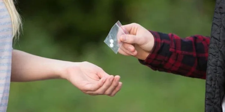 Otkriva ih više znakova: Kako prepoznati da li dijete koristi drogu?
