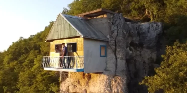 Vikendica ni na nebu ni na zemlji: Miroslav je napravio golim rukama