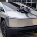 Tesla je otporan na metke, ali ne i na ljudsku glupost (VIDEO)