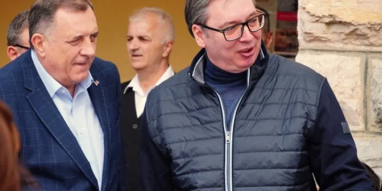 Dodik i Vučić: Važno je da Srbi uvijek budu zajedno i da slave sve pobjede