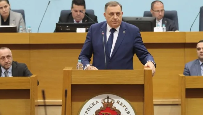 Dodik: Ukinuti Šmitove odluke u roku od sedam dana