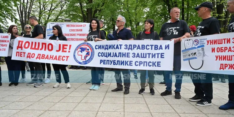 Zaposleni u zdravstvu Srpske protestima zatražili veće plate