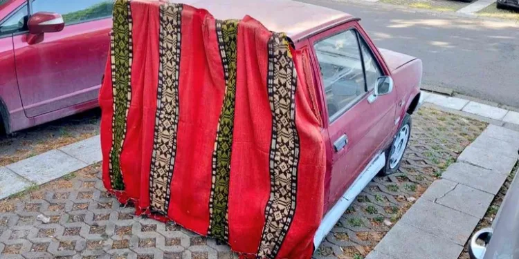 Prizor u Beogradu nasmijao mnoge: Molim vas da uklonite pola vozila koje je zauzelo cijelo parking mjesto