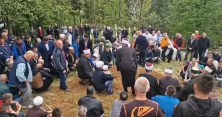 Sahranjeni Amila i sin: “Kada nas pronađete nazovite mog oca”