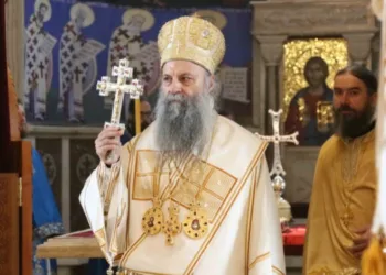 Patrijarh Porfirije: I onima koji nas mrze recimo “Hristos Vaskrse”, i njih zagrlimo