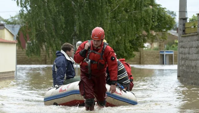 Јako nevrijeme zahvatilo austrijsku pokrajinu Tirol (VIDEO)