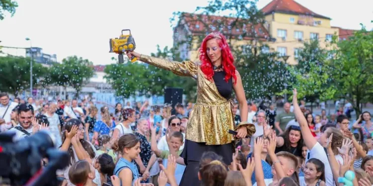 Otvoren festival uličnih svirača i zabavljača “Trotoart”