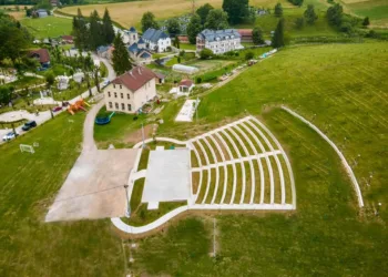 Stanivuković: Amfiteatar kod manastira Gomionica poklon moje porodice svetinji i gradu (FOTO)