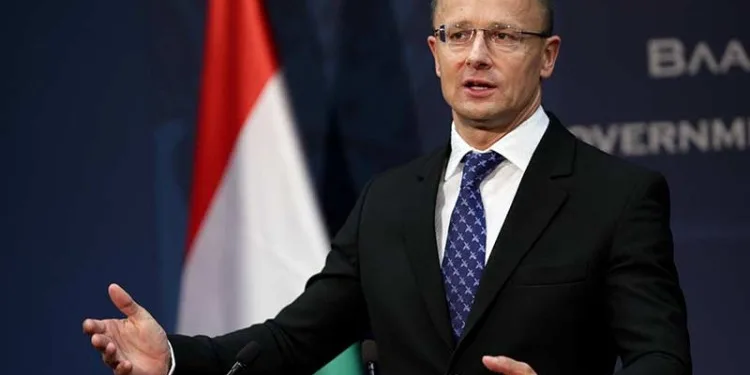 Sijarto: Teško je gledati kako poljska diplomatija tone u blato laži