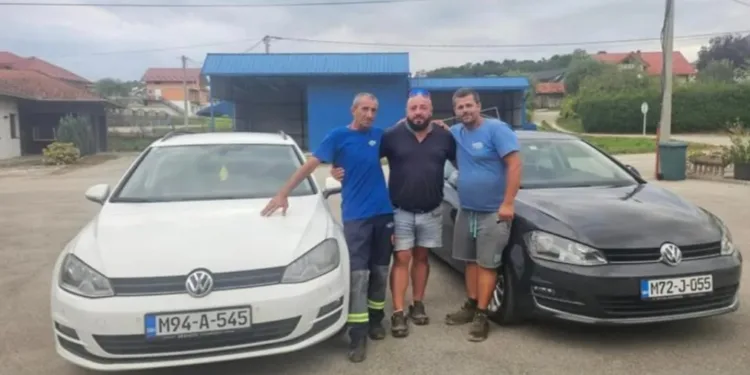 Poslodavac iz BiH dvojicu radnika nagradio automobilima