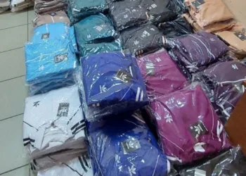 Oduzet krijumčareni tekstil poznatih sportskih marki vrijedan oko 108.300 KM (VIDEO)