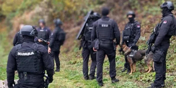 Viđen Balijagić: Nosi pušku, predstavlja se kao policajac