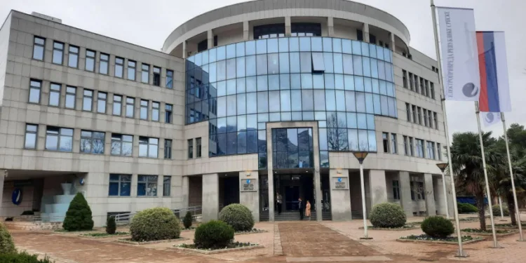 “Regulatoru nije stigao zahtjev za poskupljenje struje”