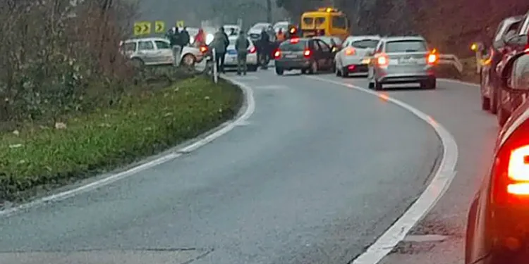 Povrijeđen vozač, sletio s puta Banjaluka – Čelinac