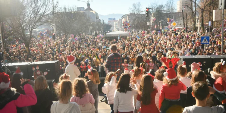 Vesela žurka: Najmlađi Banjalučani prvi dočekuju Novu godinu, program počinje sutra u 11 časova