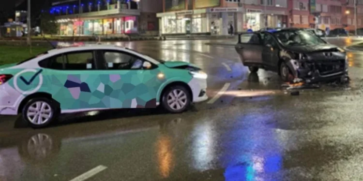 Žestok sudar u centru Banjaluke, auto smrskan